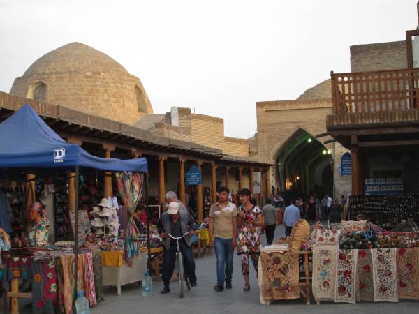  jeden z bazarów na starym mieście w Bucharze