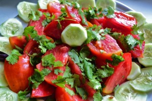 salatka z ogórków i pomidorów