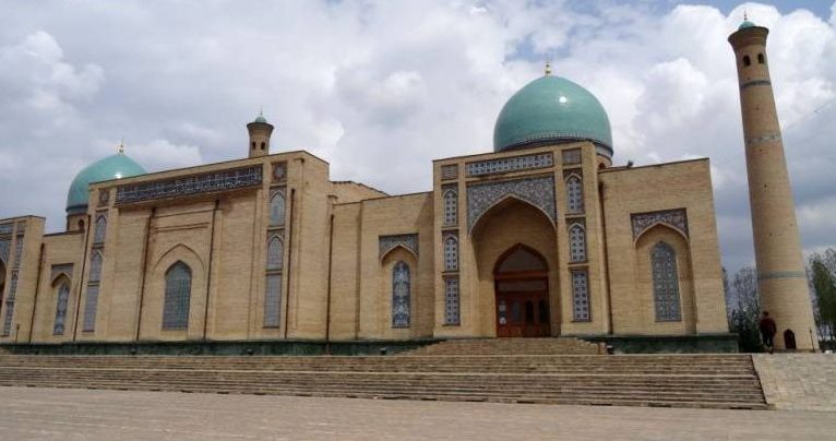 1. Taszkent.Khast Imom -największy kompleks religijny