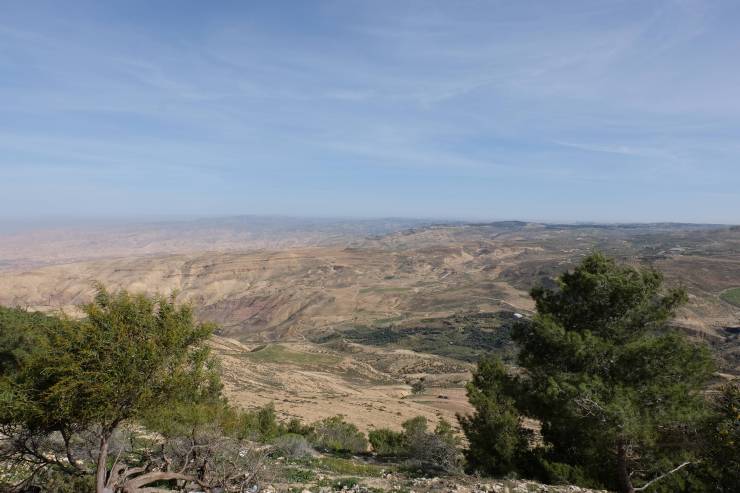 Widok z Góry Nebo, która uznawana jest za miejsce, z którego Mojżesz miał zobaczyć Ziemię Obiecaną