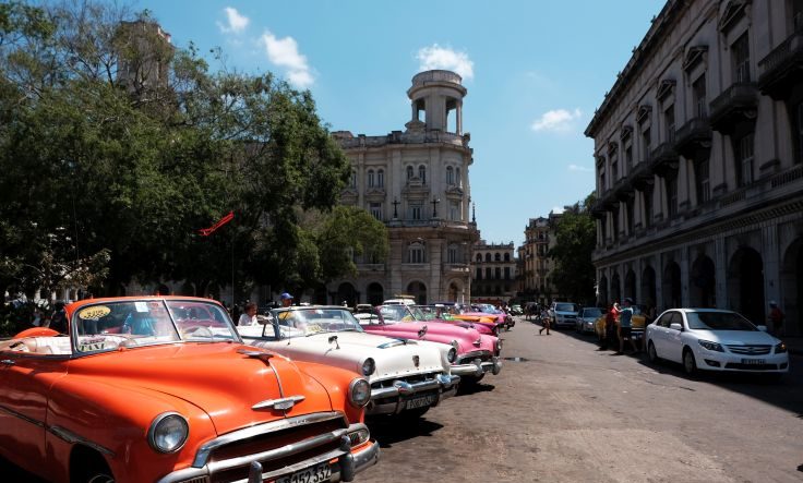 Kuba nie byłaby sobą, gdyby nie stare amerykańskie samochody. 